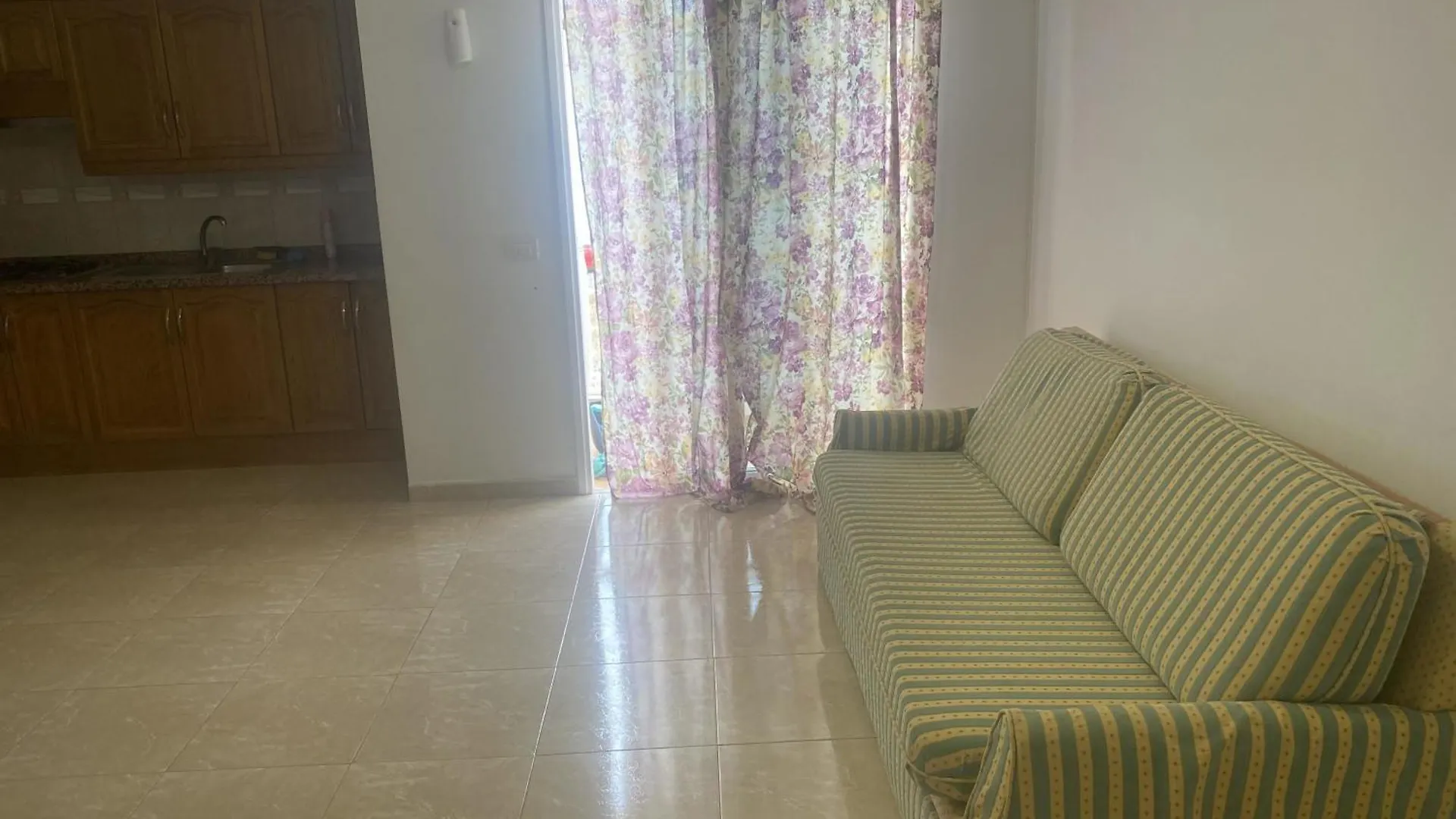 Buzanada Charming Rooms Cabo Blanco Hostel